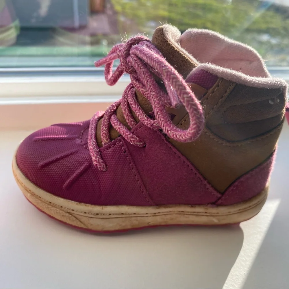 OshKosh B’gosh Toddler Winter Boots Pink Lace-Up Size 5